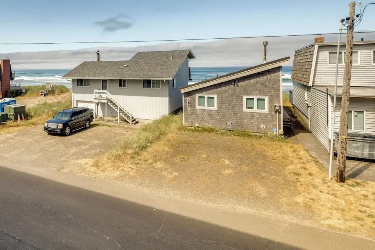Rockaway Beach Vacation Rental Near Beach Access!