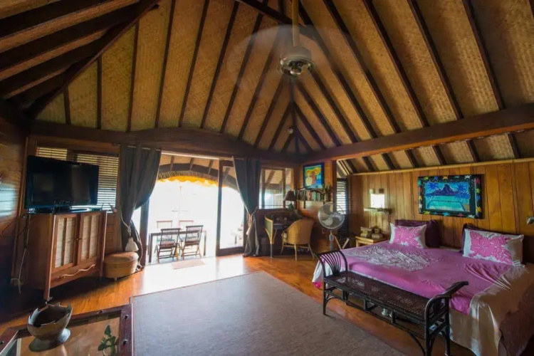 Bora Bora Bungalove