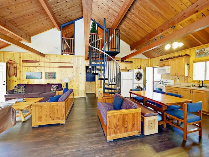 880 Edgemoor Rd Cabin