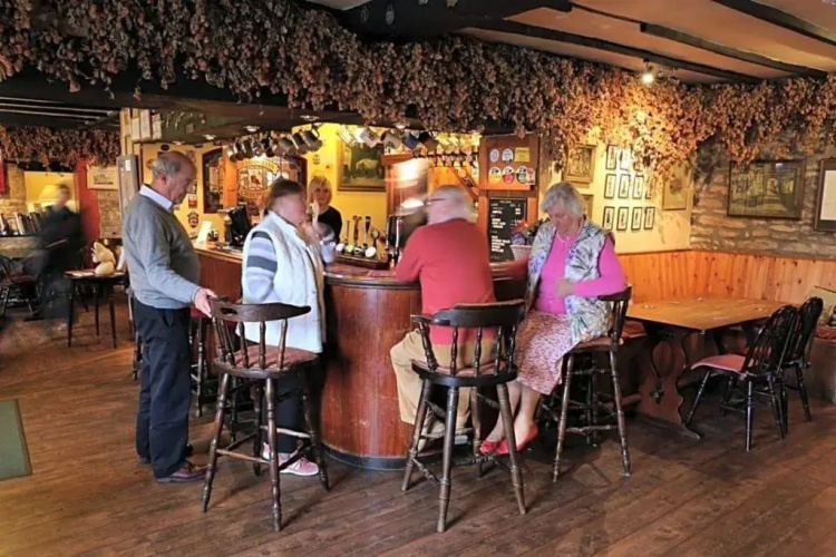 George Inn, Mere