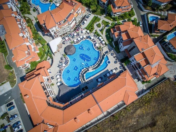 1 Bedroom Standard Double room with pool view