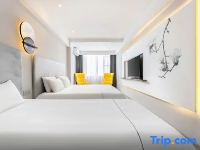 Deluxe Twin Family room
