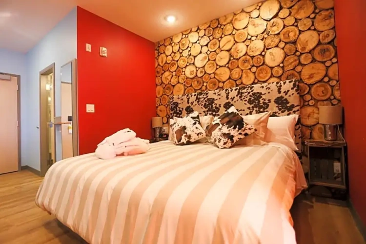 Sextuple Suite