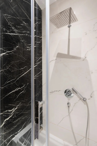 Kolonaki Chic Minimalist Studio-Athens