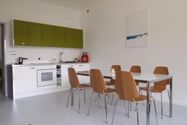 2 Bedrooms Apartment