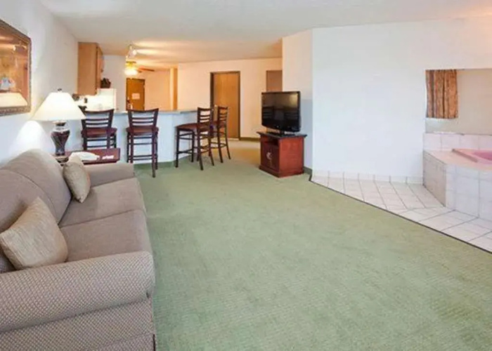 Quality Inn & Suites