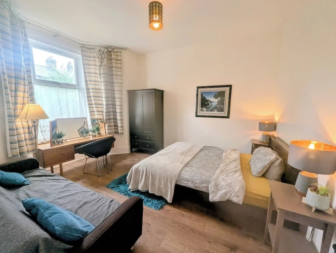 5 Bedrooms Family Cottage with city view