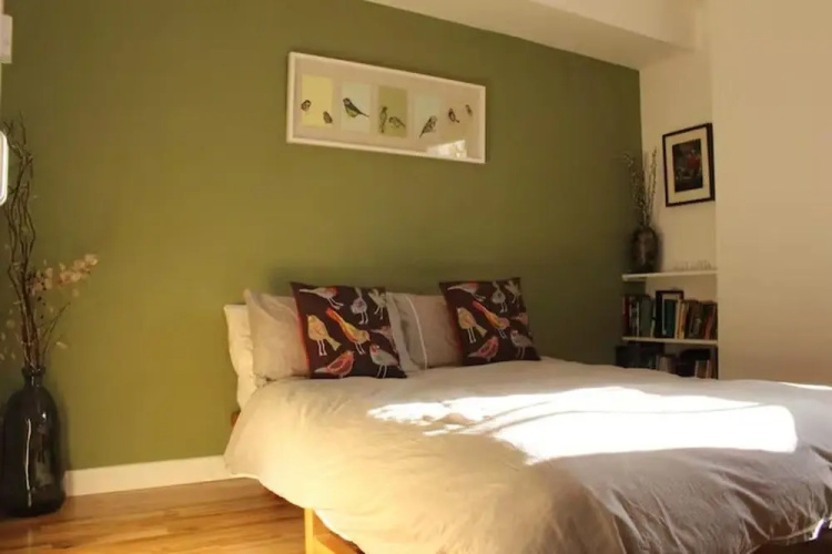 2-bed Seaside Apartment - Sleeps 5 & Free Parking