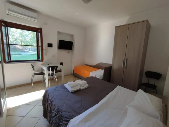 Deluxe Studio