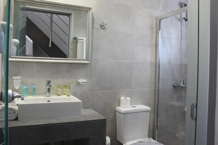 Vallian Village Hotel