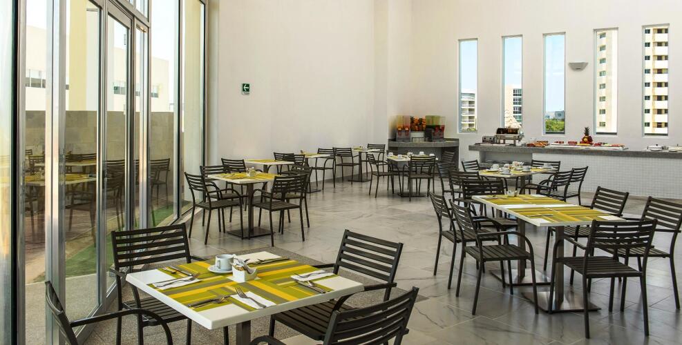 Krystal Urban Cancun Centro