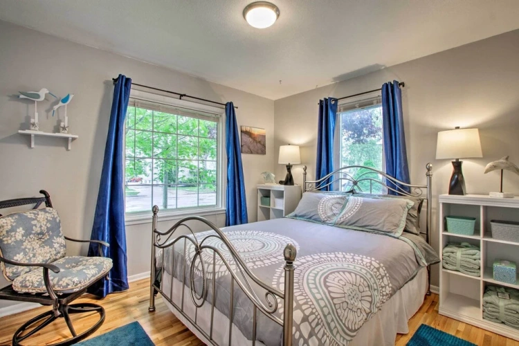 4 Bedrooms Cottage