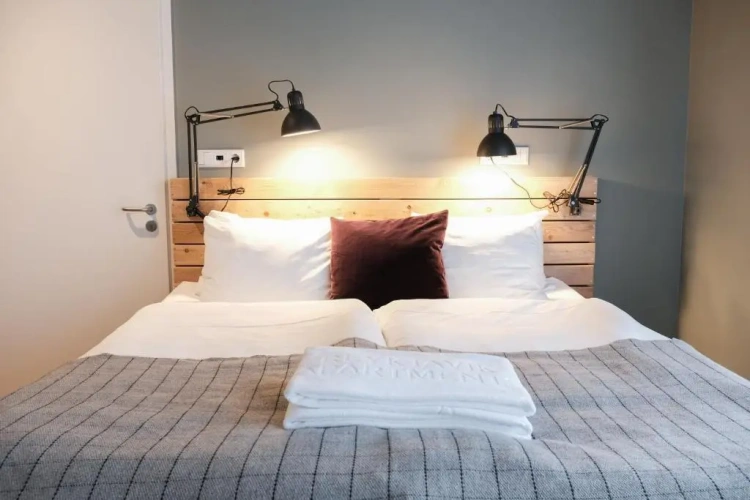 Deluxe Studio