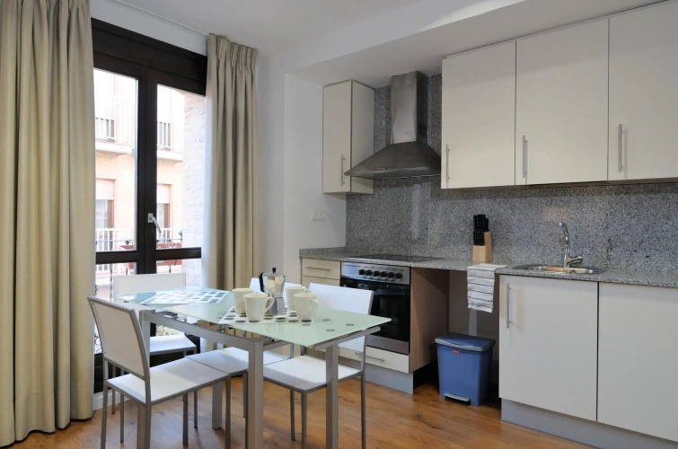 2 Bedrooms Apartment