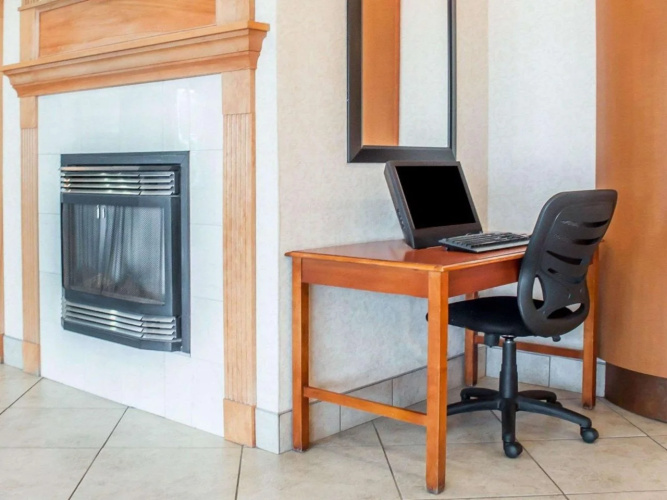 Quality Inn & Suites Vestal Binghamton near University