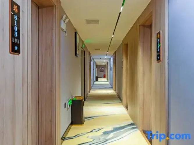 Royal Plaza Hotel