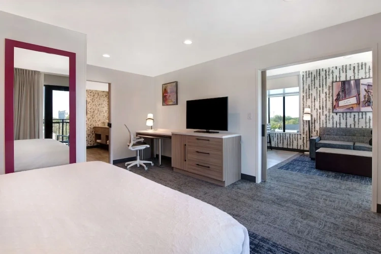 Deluxe Double Suite
