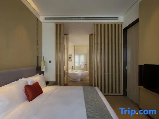 1 Bedroom Deluxe Suite with sea view