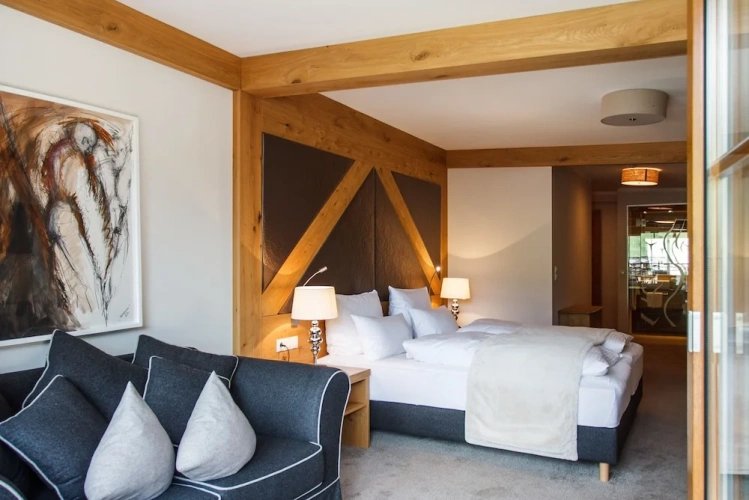 Deluxe Suite with balcony and with mountain view