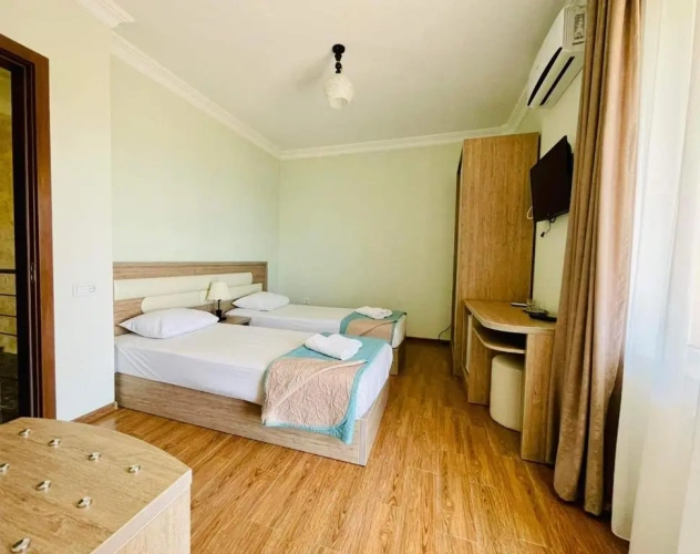 Standard Double room with partial sea view