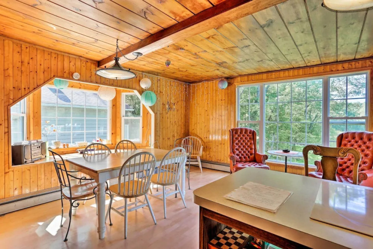 Wawayanda House on 62 Acres - Multiple Fireplaces!