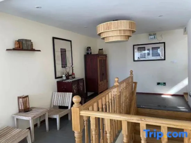 Deyishe Lake View Inn
