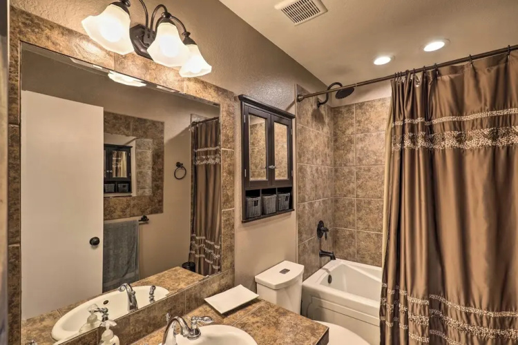 East Tucson House w/ Private Backyard & Fire Pit