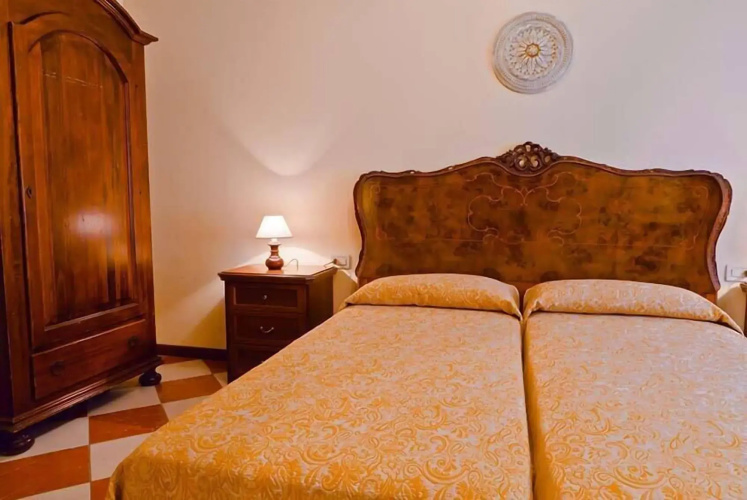 Hotel Henry