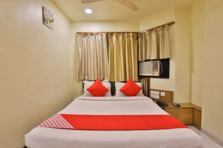 OYO 23337 Flagship Ashram Road
