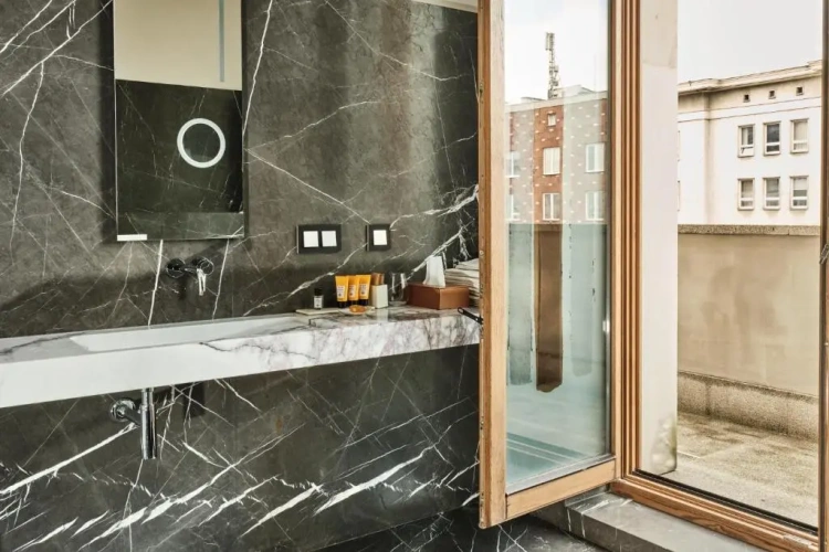Standard Twin room with balcony