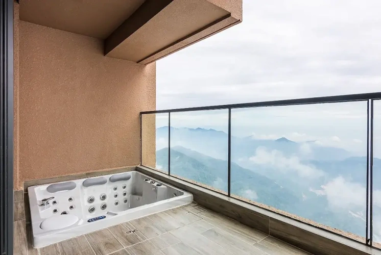 Luxury Suite