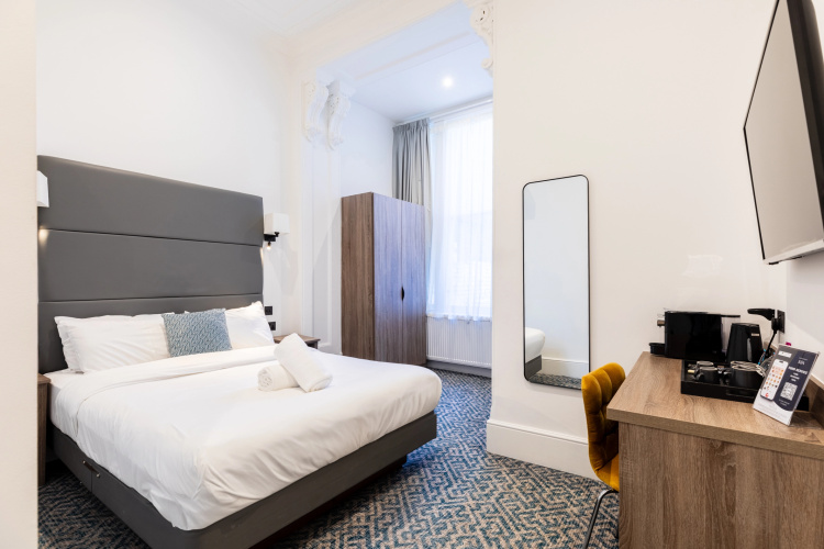 The J Hyde Park Hotel