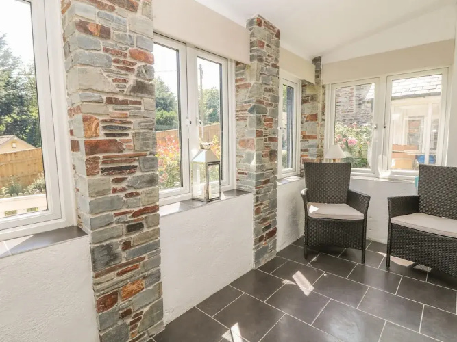 2 Rock Cottage