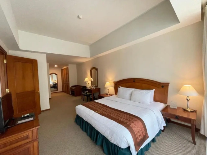 Suite with balcony and with view