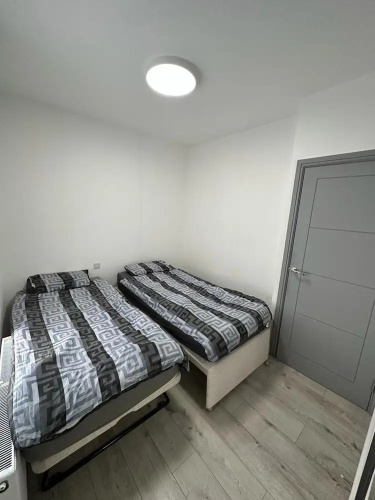 Flat - Sleeps 4 & Free Parking