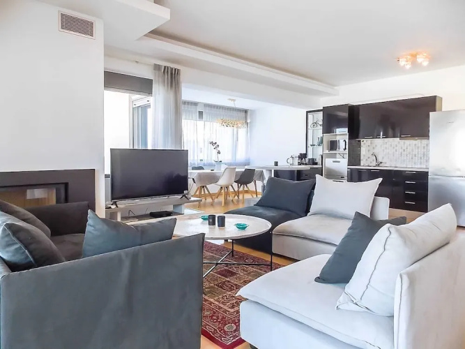 Stylish 2 Bedroom Apartment Spectacular Sea View