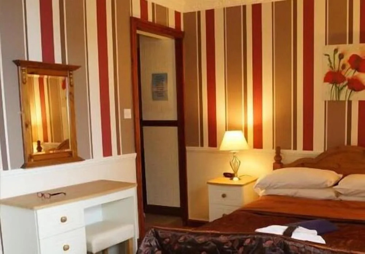 The Boathouse Hotel