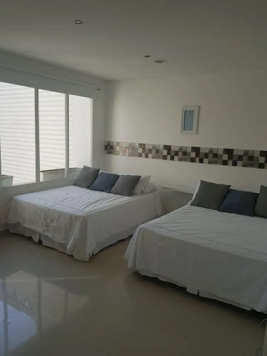 4 Bedrooms Cottage