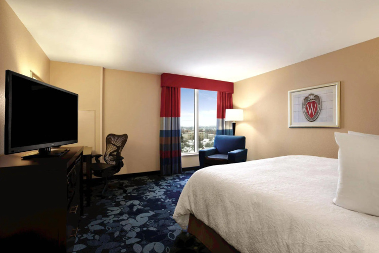 Hampton Inn & Suites Madison / Downtown photo 6