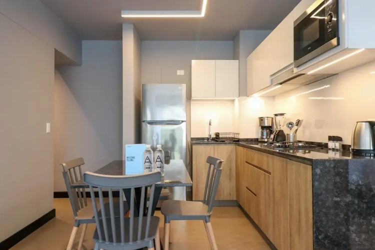 w Marvelous 1BR w Balcony in San Isidro