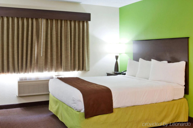 Americinn Crookston