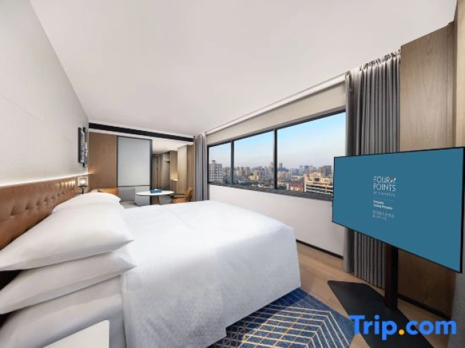 Premier Double room with city view