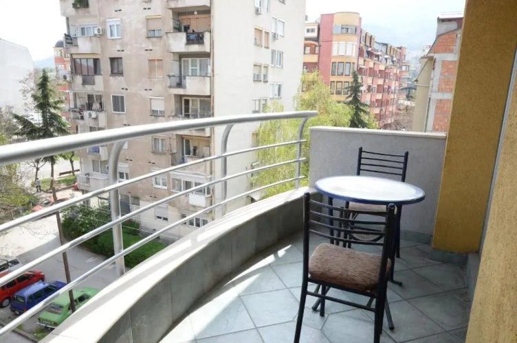 2 Bedrooms Apartment