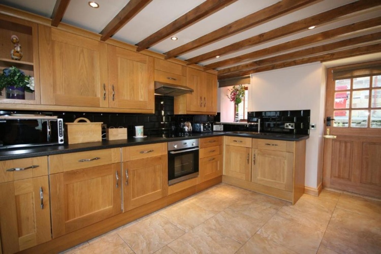 2 Bedrooms Cottage