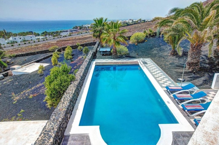 Deluxe Villa