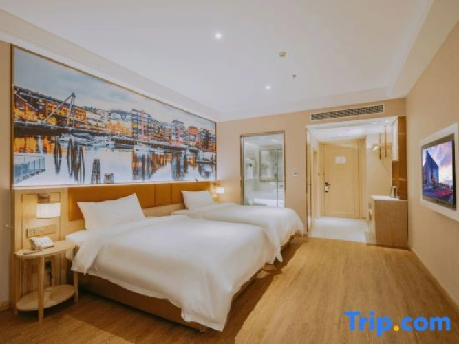 Standard Twin room with view