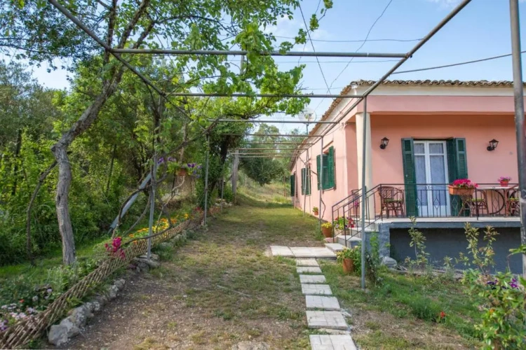 2 Bedrooms Cottage