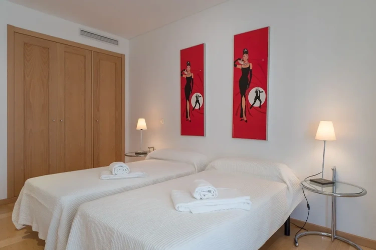 2 Bedrooms Apartment with garden view