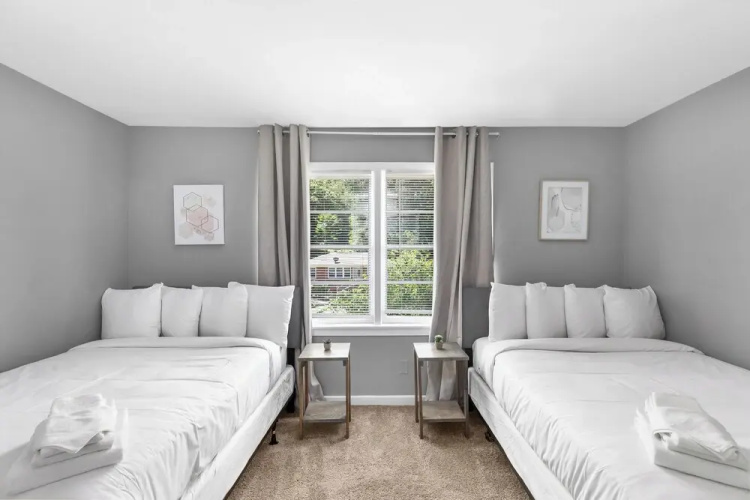 Beds on Broadmoor Two Units