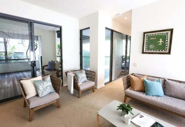 4 Bedrooms Cottage